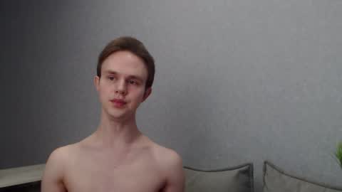 Snapshot of angelraaay chatting on 5, 2, 2025 Angel online show from 5, 2, 2025