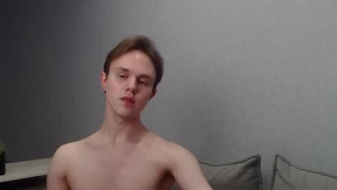 Snapshot of angelraaay chatting on 12, 3, 2025 Angel online show from 12, 3, 2025