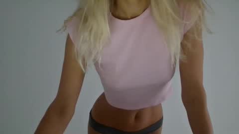 Snapshot of angelsquirting chatting on 26, 10, 2025 Alesia online show from 26, 10, 2025