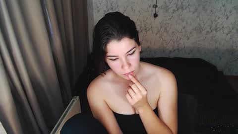 Angie Lorri online show from 11, 9, 2025