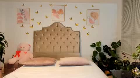 Snapshot of angie_modelo chatting on 11, 11, 2025 Anabella online show from 11, 11, 2025