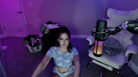 Angie Fae online show from 11, 11, 2025