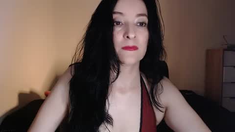 Snapshot of angiesquirt chatting on 1, 10, 2025 VALENTINA online show from 1, 10, 2025