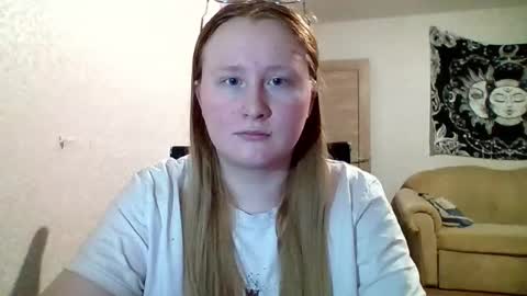 Snapshot of anika_lipps chatting on 8, 10, 2025 Anika online show from 8, 10, 2025