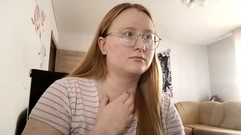 Snapshot of anika_lipps chatting on 17, 10, 2025 Anika online show from 17, 10, 2025