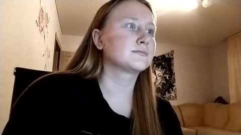 Snapshot of anika_lipps chatting on 11, 11, 2025 Anika online show from 11, 11, 2025