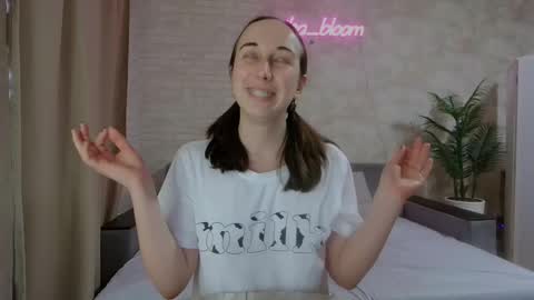 anikabloom online show from 22, 1, 2025