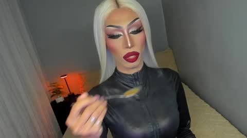 Miss Ann online show from 28, 9, 2025