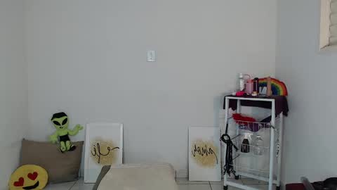 Hello My name is NaiaraPv is OPEN online show from 21, 10, 2025