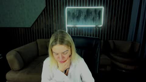 Snapshot of anna_snow9 chatting on 3, 12, 2025 anna_snow9 online show from 3, 12, 2025