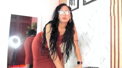 Snapshot of annaarela chatting on 17, 11, 2025 Annaarela online show from 17, 11, 2025