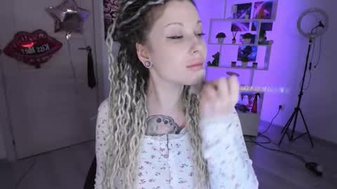 Snapshot of annanebula chatting on 3, 11, 2025 Anna online show from 3, 11, 2025