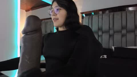 Snapshot of annaralein chatting on 8, 11, 2025 Annara Lein online show from 8, 11, 2025