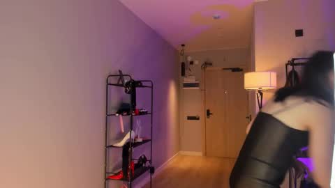 Anna online show from 10, 10, 2025