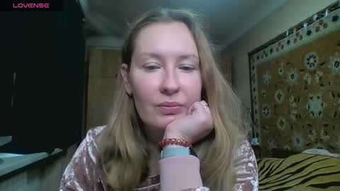 Snapshot of annaxlovers chatting on 15, 10, 2025 AnnaXLovers online show from 15, 10, 2025