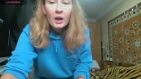 Snapshot of annaxlovers chatting on 20, 10, 2025 AnnaXLovers online show from 20, 10, 2025