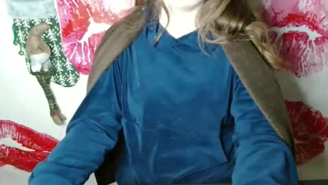 Bella online show from 8, 11, 2025