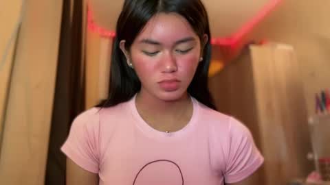 Snapshot of annedee_ chatting on 8, 12, 2024 Kim online show from 8, 12, 2024