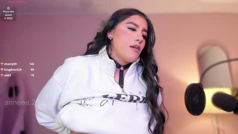 Anne  online show from 30, 1, 2025