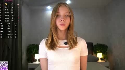 Snapshot of annettaregino chatting on 7, 11, 2025 Eva online show from 7, 11, 2025