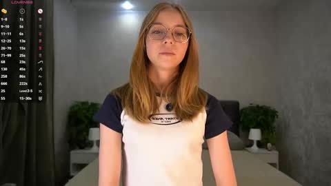 Snapshot of annettaregino chatting on 8, 11, 2025 Eva online show from 8, 11, 2025