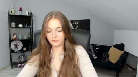 Snapshot of annewilsonn chatting on 21, 11, 2025 annewilsonn online show from 21, 11, 2025