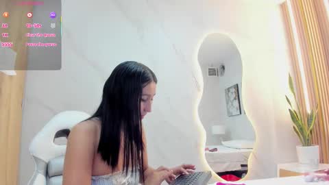 Snapshot of anni_petite_ chatting on 20, 3, 2026 online show from 20, 3, 2026