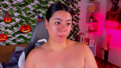 Snapshot of annie_barozzi chatting on 13, 10, 2025 annie_barozzi online show from 13, 10, 2025