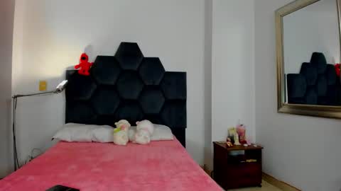 Snapshot of annie_dreams69 chatting on 4, 11, 2025 Annie online show from 4, 11, 2025