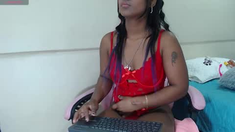 annie_scott_ online show from 12, 1, 2025