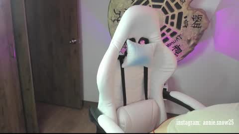 JEANNE no olvides seguirme dont forget follow me  uu online show from 21, 2, 2025