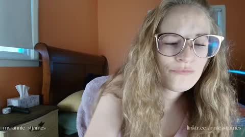 Annie St. James   online show from 17, 12, 2024