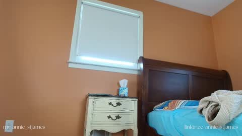 Annie St. James   online show from 10, 10, 2025