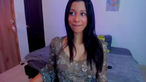 AnnieBlu3 online show from 5, 2, 2025