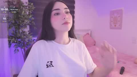 Snapshot of anniebrie chatting on 11, 10, 2025 Cassandra online show from 11, 10, 2025