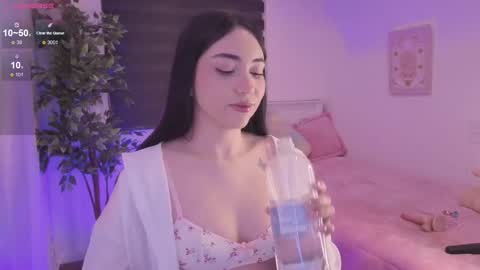 Snapshot of anniebrie chatting on 8, 11, 2025 Cassandra online show from 8, 11, 2025