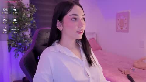 Snapshot of anniebrie chatting on 26, 11, 2025 Cassandra online show from 26, 11, 2025