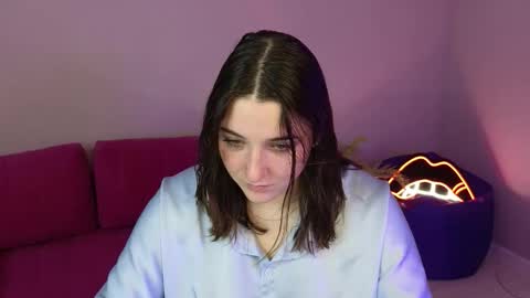 Snapshot of anniedodge chatting on 19, 10, 2025 Annie online show from 19, 10, 2025