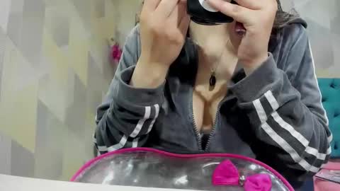 Annie online show from 10, 11, 2025