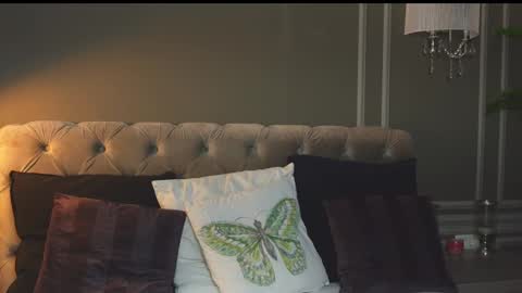 AnnieStyles online show from 20, 2, 2025