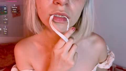 annietinky online show from 19, 12, 2025