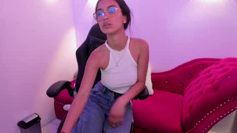 Snapshot of anniie_evans1 chatting on 21, 1, 2025 Annie Evans online show from 21, 1, 2025