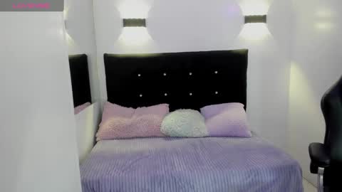 Snapshot of anniie_evans1 chatting on 25, 9, 2025 Annie Evans online show from 25, 9, 2025