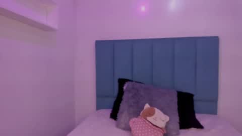 Snapshot of anniie_evans1 chatting on 6, 10, 2025 Annie Evans online show from 6, 10, 2025