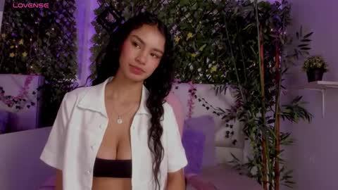 Snapshot of anniie_evans1 chatting on 10, 11, 2025 Annie Evans online show from 10, 11, 2025