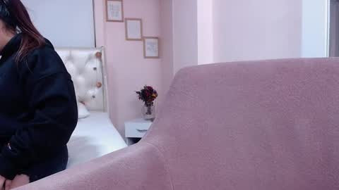ANNY LOUIS online show from 6, 12, 2024