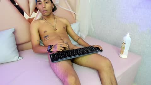 Snapshot of annyeli_bigtits chatting on 25, 1, 2025 annyeli_bigtits online show from 25, 1, 2025