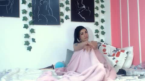 Snapshot of annyevans_ chatting on 22, 11, 2025 online show from 22, 11, 2025