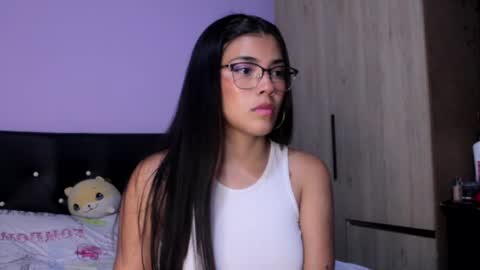 Snapshot of annyt_ chatting on 4, 10, 2025 anny online show from 4, 10, 2025