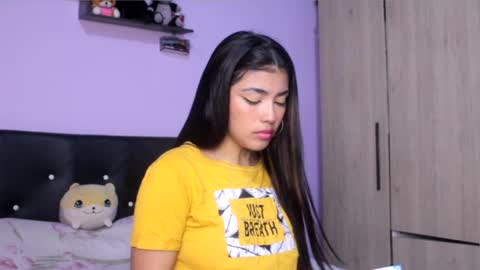 Snapshot of annyt_ chatting on 11, 10, 2025 anny online show from 11, 10, 2025